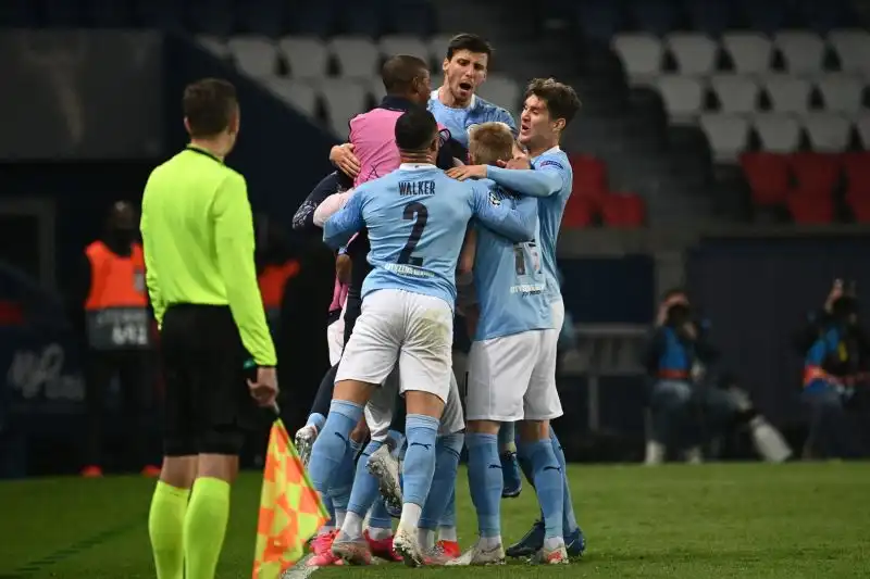 A Marquinhos rispondono De Bruyne e Mahrez