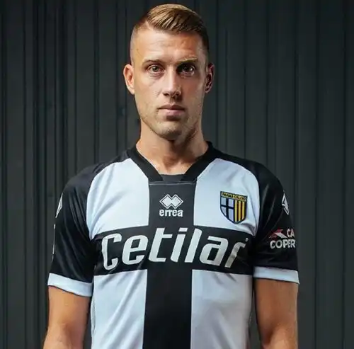 Parma, ecco la maglia anti-batteri