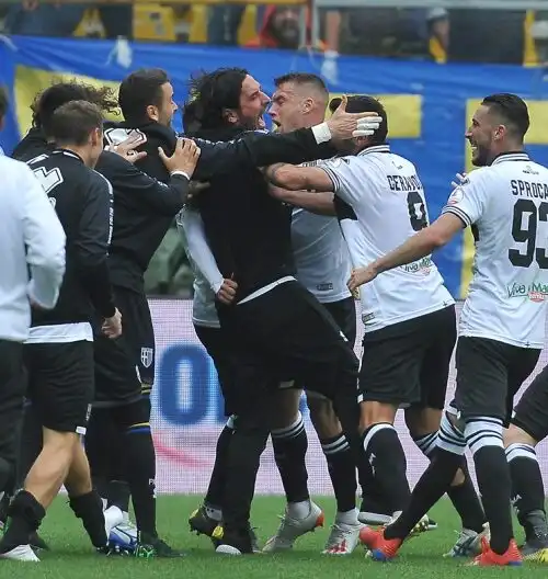 Il Parma benedice il calendario