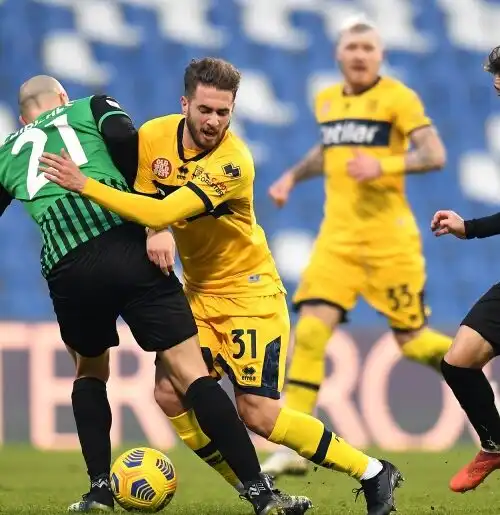 Serie A: Parma beffato nel derby, goleada del Crotone