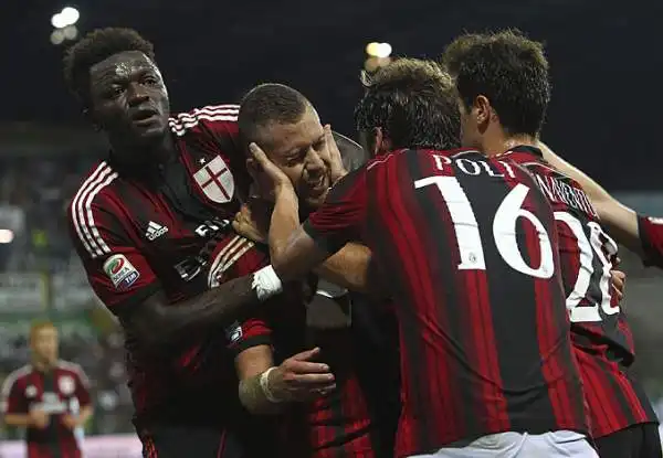 Partita pazza al Tardini con due espulsioni e ben 9 gol. Per il Milan a segno due volte Menez, Bonaventura, Honda e De Jong. Per il Parma in gol Cassano, Felipe, Lucarelli e un'autorete di De Sciglio.