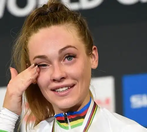 Letizia Paternoster, le lacrime dopo il trionfo a Roubaix