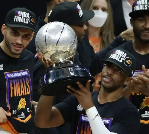 NBA: leggendario Paul, Suns alle Finals