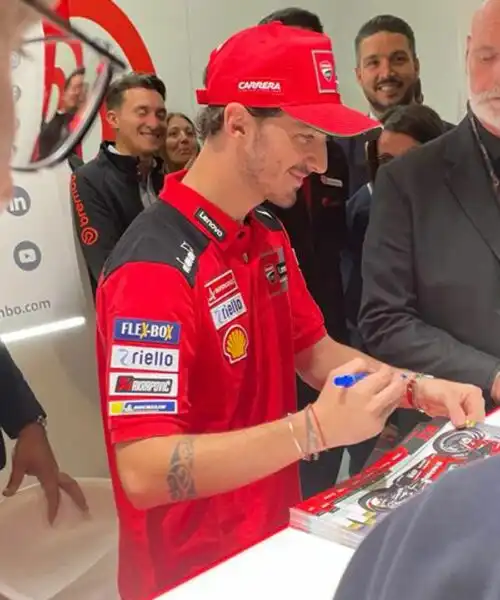 Pecco Bagnaia fa gli straordinari: le foto