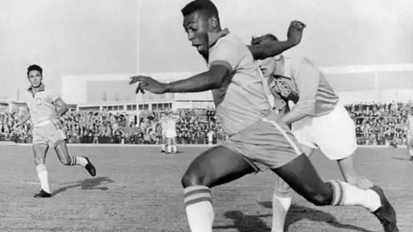 "O Rei" è l'unico giocatore della storia ad aver vinto tre Mondiali.