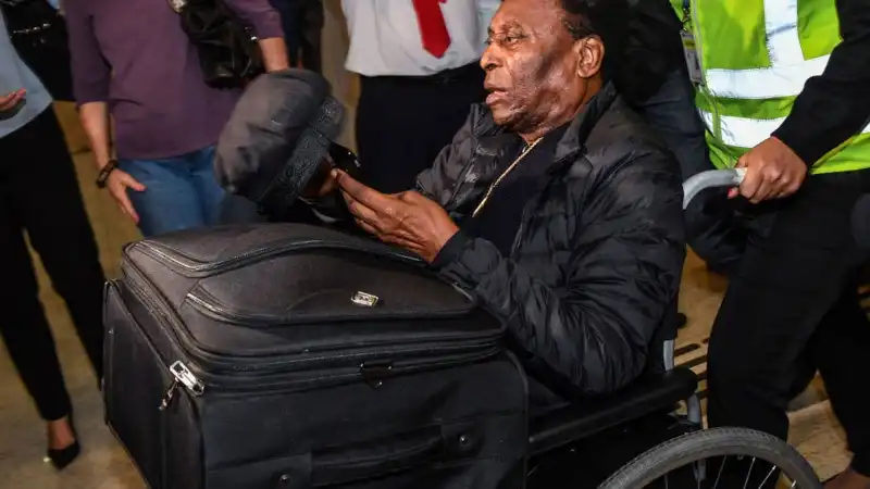 Pelé è di nuovo ricoverato in terapia intensiva