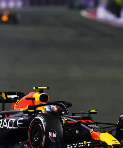 GP Arabia Saudita: solo Perez batte Max Verstappen, Charles Leclerc 7° dietro Sainz