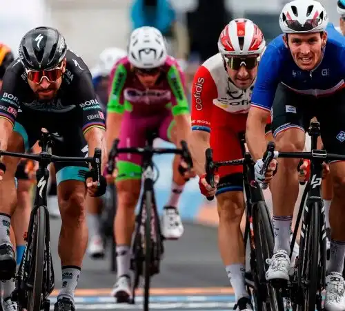 Giro d’Italia, Demare beffa Sagan
