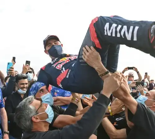 Stephane Peterhansel si conferma re della Dakar