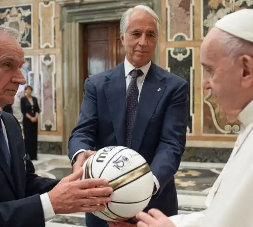 Papa Francesco: “Il basket eleva verso il cielo”