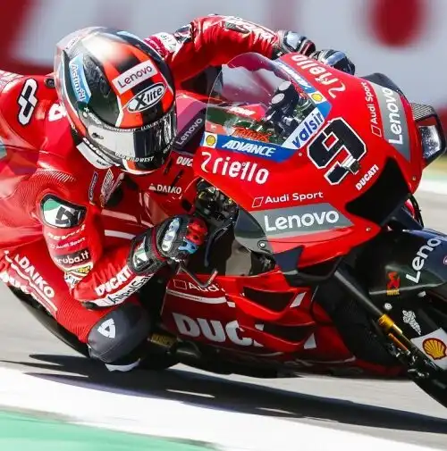 Petrucci butta Marquez giù dal podio