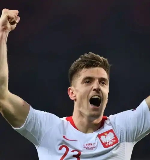 Piatek trascina la Polonia. Poker Olanda