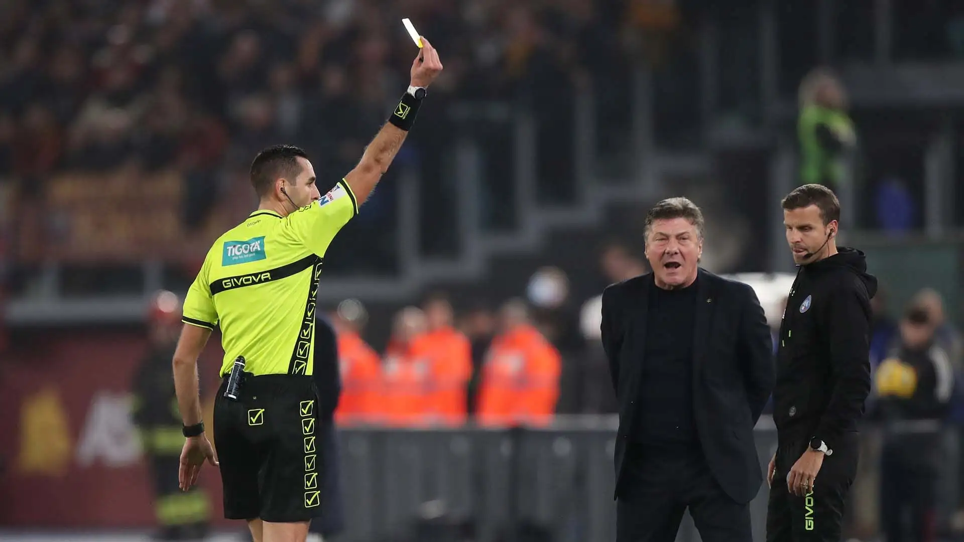E' arrivato anche un giallo per Mazzarri