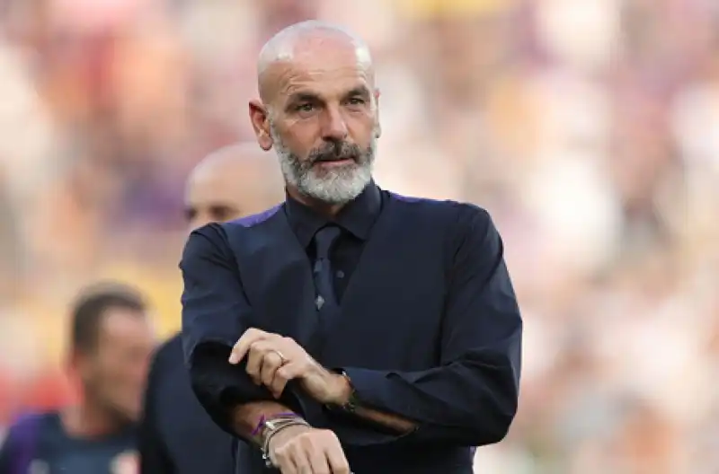 Pioli confermato, ma la Fiorentina lancia un appello