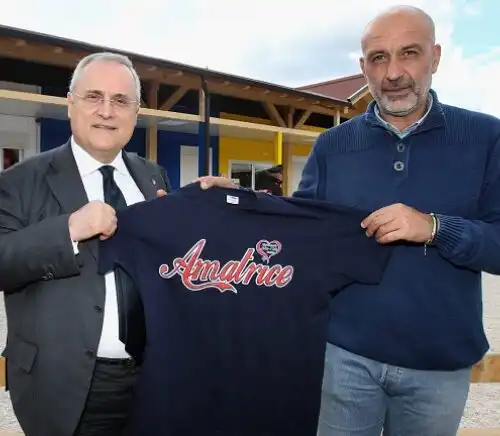 La panchina d’oro al sindaco di Amatrice