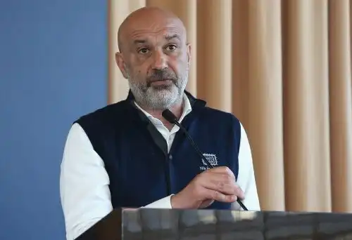 Pirozzi: “Si tende a fare vedere gli scemi”