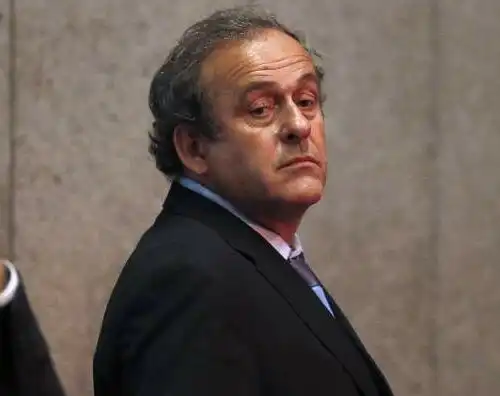 Fifa: Platini ritira la candidatura