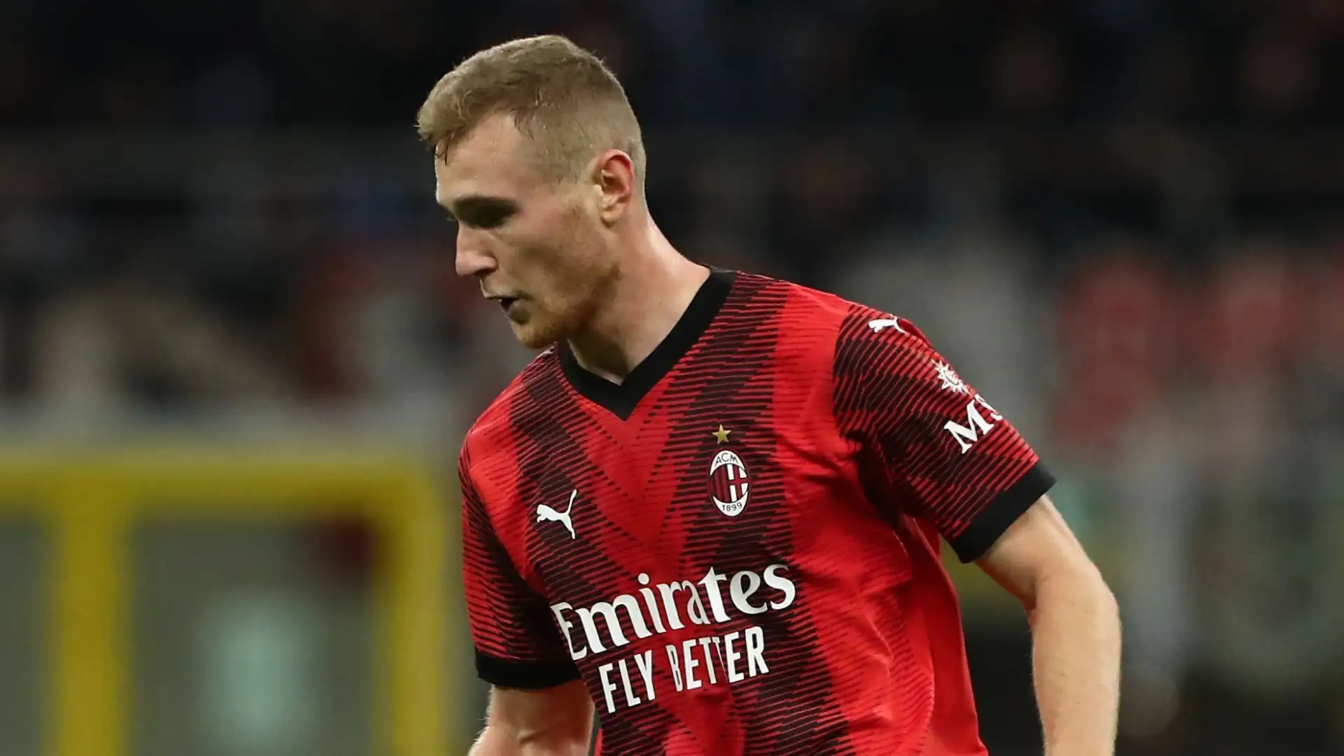 Per il centrocampista rossonero un problema all'anca che sarà valutato nelle prossime ore