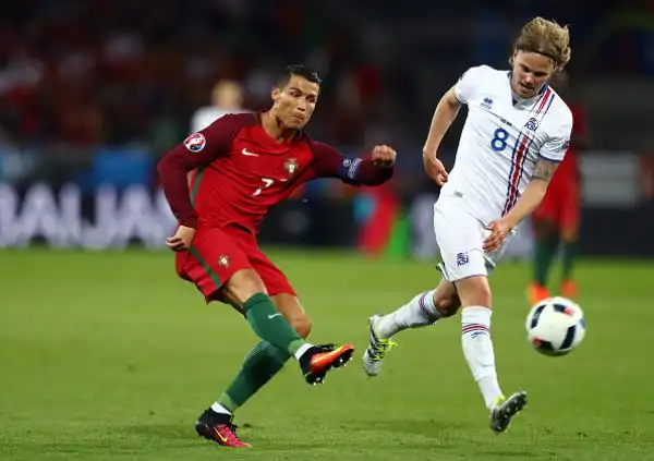 Nani non basta, Bjarnason spegne il Portogallo. Sorprendente 1-1 a Saint-Etienne tra i lusitani e l'Islanda: delude Cristiano Ronaldo.