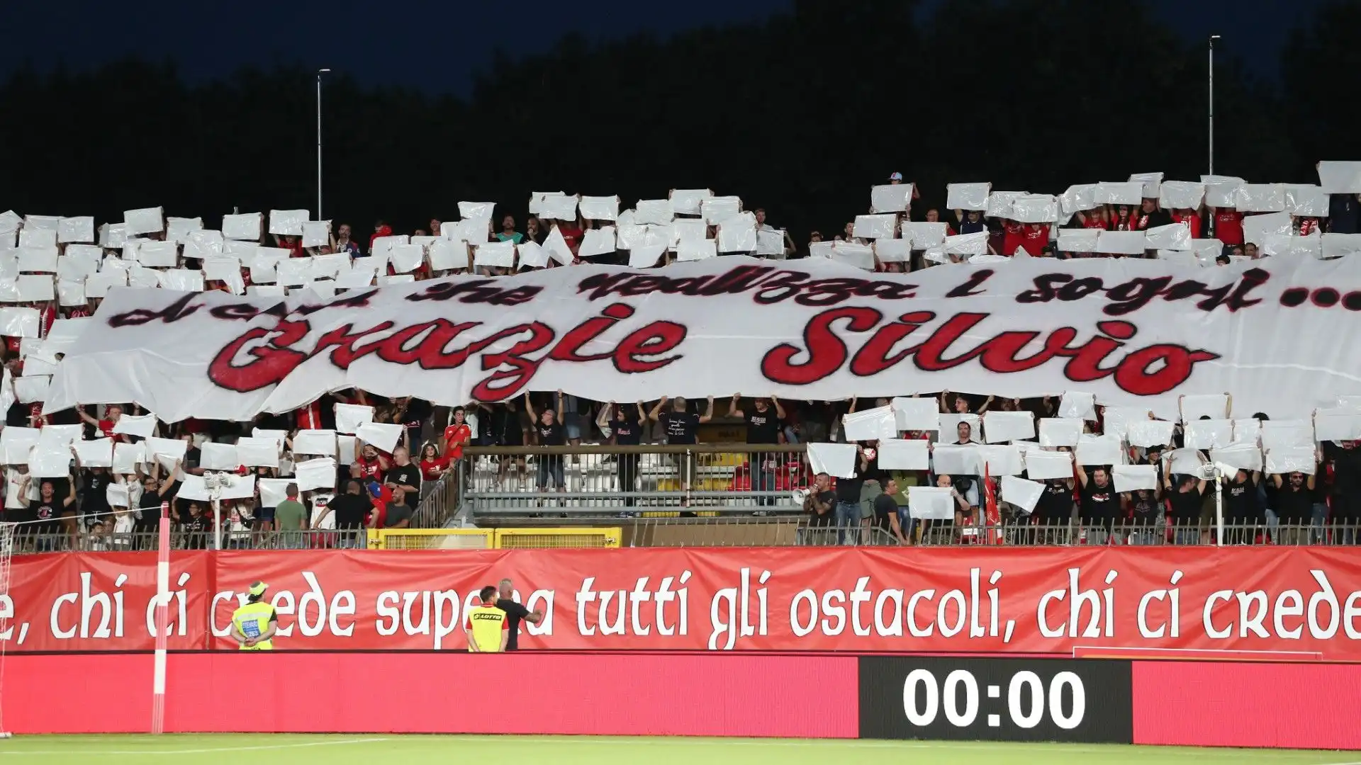 Primo storico trofeo dedicato a Silvio Berlusconi: le emozionanti immagini
