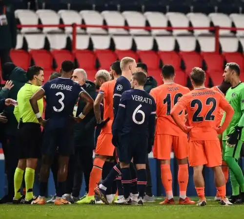 Episodio incredibile a Parigi in PSG-Basaksehir