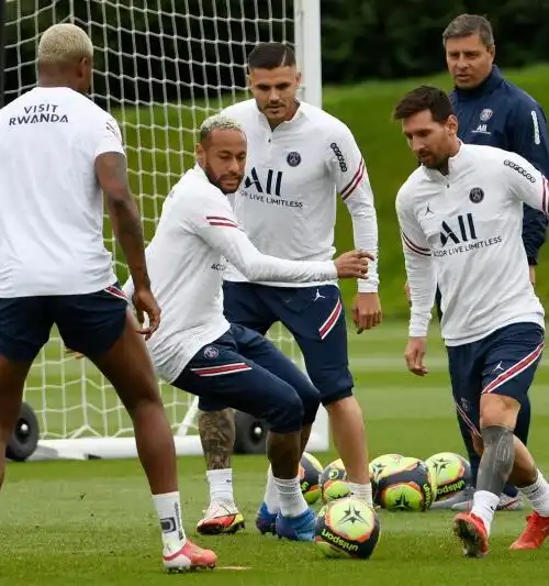 Psg, partitella d’allenamento stellare: le foto