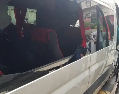 Tensione a Torino, sprangate al pullmino del Milan