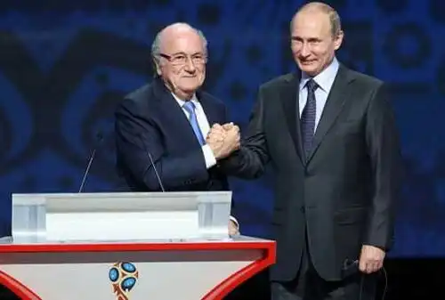 Putin: “Nobel per la pace a Blatter”
