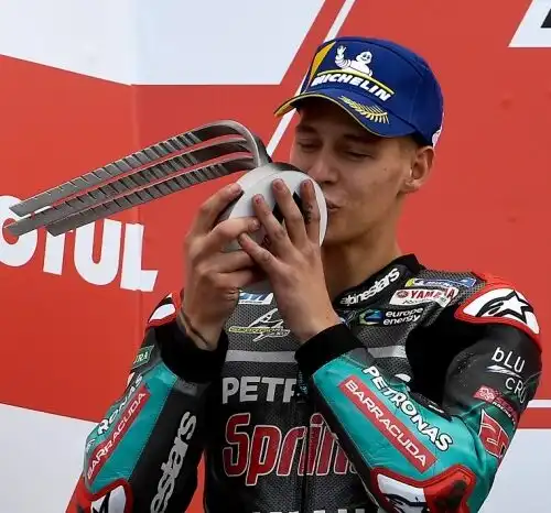 Quartararo con Valentino Rossi: “Yamaha cambi”