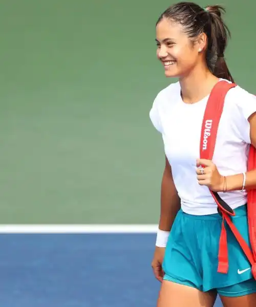 Raducanu è da sballo in allenamento: le foto della pazzesca tennista britannica