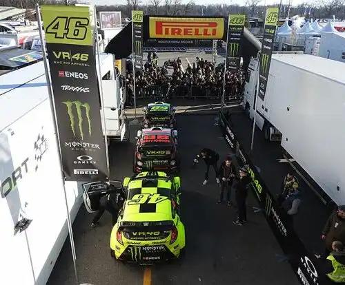 Monza Rally Show, Valentino Rossi è ancora davanti