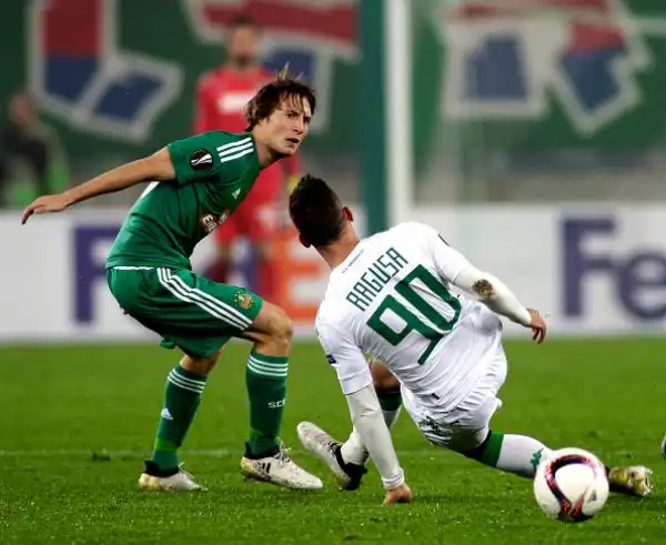 Il Rapid comincia meglio e passa subito al 7’ con Schaub, nella ripresa Schrammel però infila maldestramente la propria porta di testa su cross di Peluso. Sassuolo secondo nel girone.