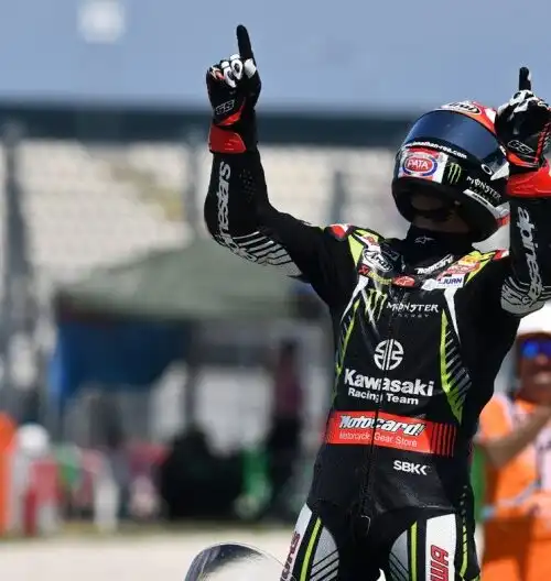 Rea vince, Bautista cade ancora e si complica la vita