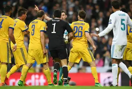 C’è Michael Oliver per Benfica-Inter: una volta espulse Buffon. Le foto