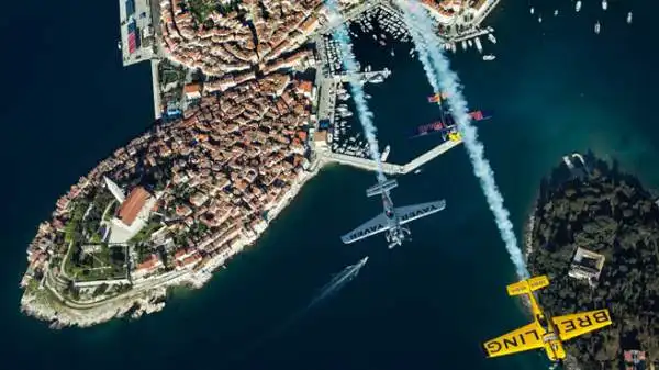 La seconda tappa della corsa motoristica più veloce e spericolata al mondo ha avuto luogo sull'affascinante costa istriana della Croazia.