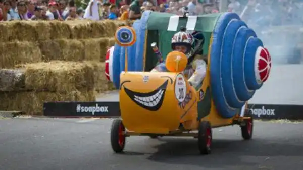 Torino il 28 settembre ospiterà la tappa italiana della Red Bull Soapbox Race: piloti amatoriali gareggiano al volante di vetture senza motore e costruite in casa.