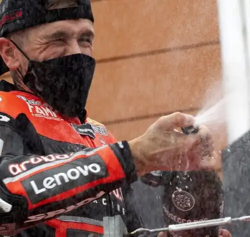 Superbike, Scott Redding domina all’Estoril