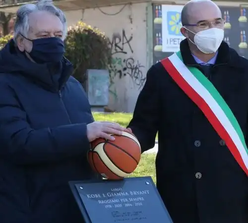 Reggio Emilia, inaugurato Largo Kobe e Gianna Bryant