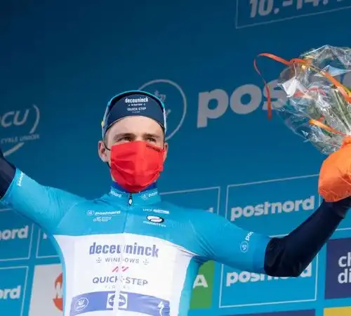 Remco Evenepoel porta a casa il Giro di Danimarca