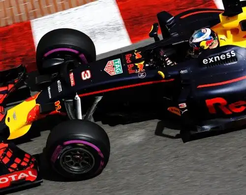 Splendida pole di Ricciardo, Vettel quarto