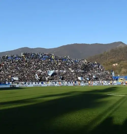 Brescia: la curva canta “Napoletano coronavirus”