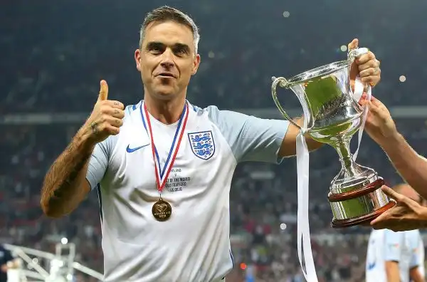La pop Star britannica, ex componente dei Take That, ha giocato all'Old Trafford di Manchester, il Teatro dei sogni, in occasione del Soccer Aid 2016.