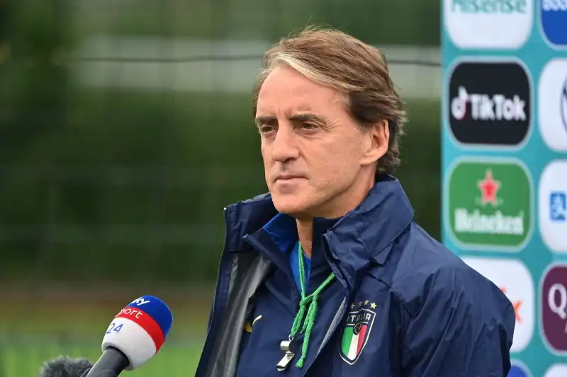 Danilo Iervolino suggerisce uno dei suoi a Roberto Mancini