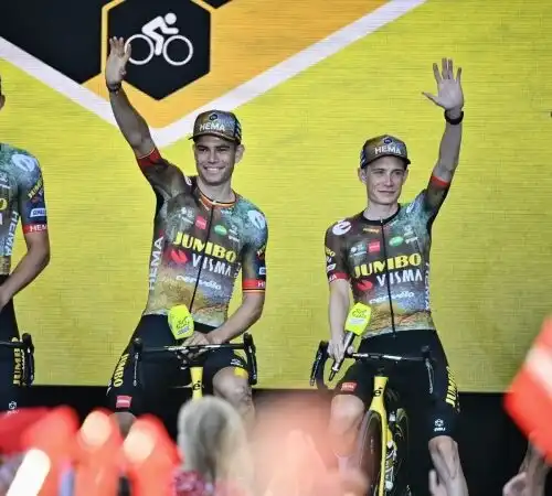 Tour de France, Primoz Roglic abbandona la compagnia