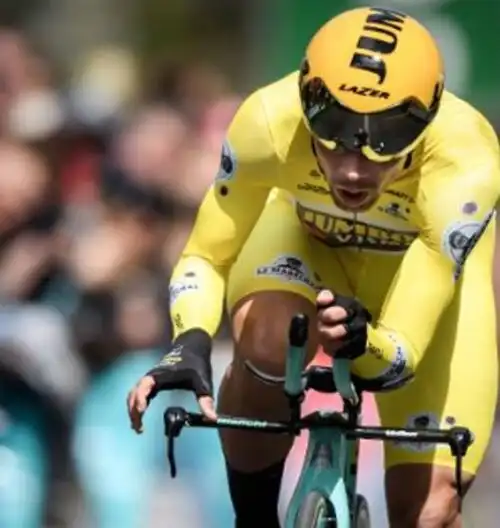 Primoz Roglic punta subito sulla crono