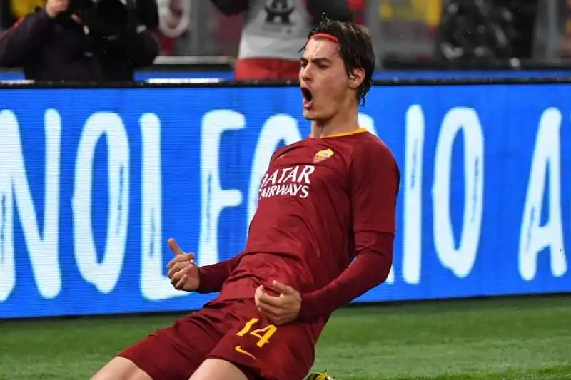 Padroni di casa in vantaggio con El Shaaarawy, poi pareggio degli ospiti grazie ad un autorete di Juan Jesus e gol vittoria di Schick.