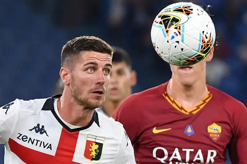 Fonseca non va oltre il 3-3 all'esordio in serie A contro il Genoa: i giallorossi si fanno rimontare ben tre volte dai liguri.