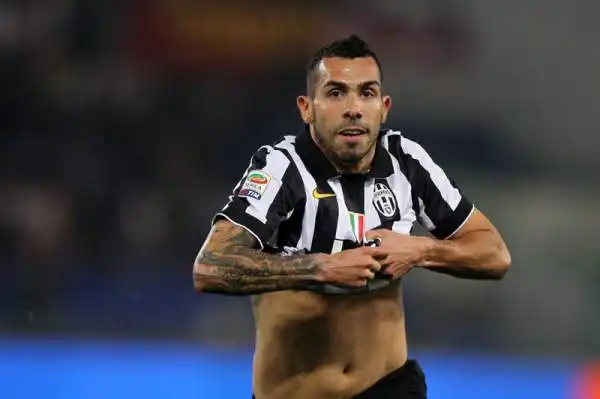 Cuore Roma, 1-1 con la Juve. Keita, dopo l'espulsione di Torosidis, risponde al gol di Tevez: i punti di distacco in classifica restano 9.