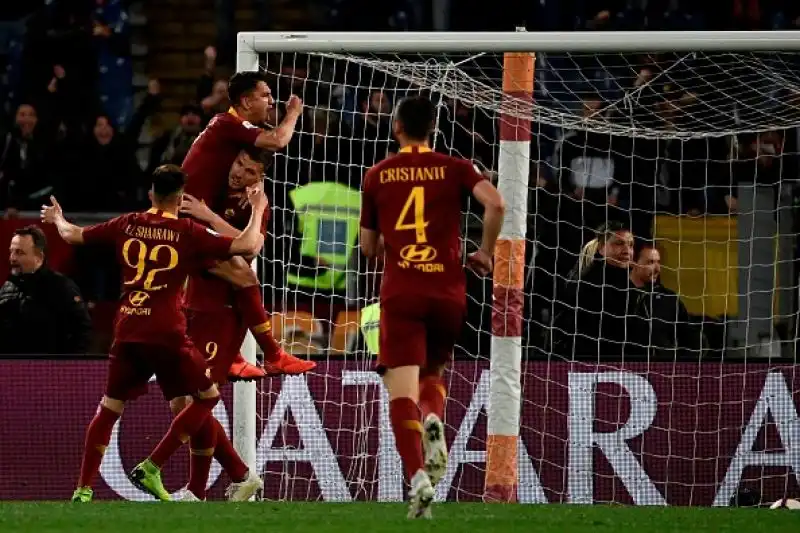 La Juve cede nel finale incappando nella terza sconfitta del proprio campionato. Di Florenzi e Dzeko i gol dei padroni di casa.