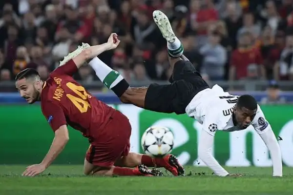 Non bastano le doppiette di Dzeko e Nainggolan: la vittoria giallorossa all'Olimpico sancisce l'eliminazione in semifinale.
